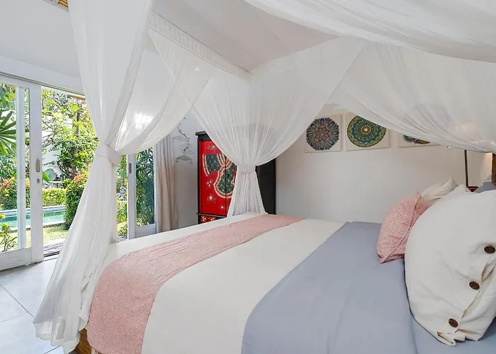 Villa Aniri - - Walk To & Cafes *